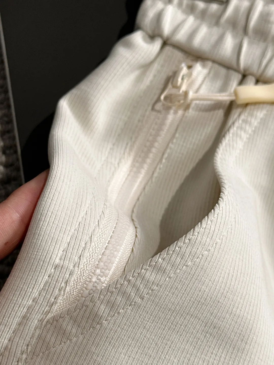 🅿️400 next day shipping Stone Island 2025 spring and summer new elastic band casual pants, thin counter custom fabrics, high breathability and comfort, impeccable details, brand element design concept, reflecting high quality. It feels delicate and soft! It presents a casual cut and the upper body shape is great! Size: M-4XL